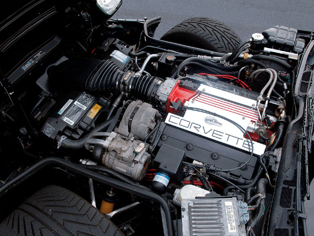 corp_0809_08_z+1994_chevrolet_corvette_coupe+v8_lt1_engine.jpg